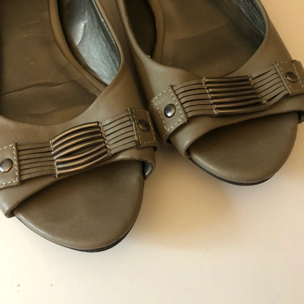 Mossimo Gray Hardware Flats